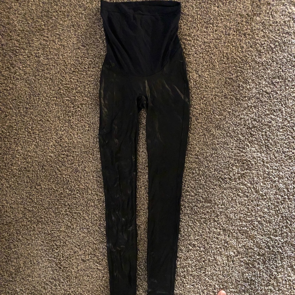 Spanx faux leather maternity leggings size small